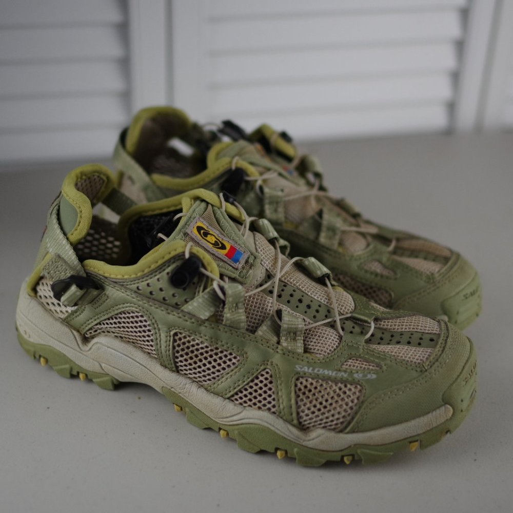 SALOMON WOMENS 8 SHOES HIKING OUTDOOR